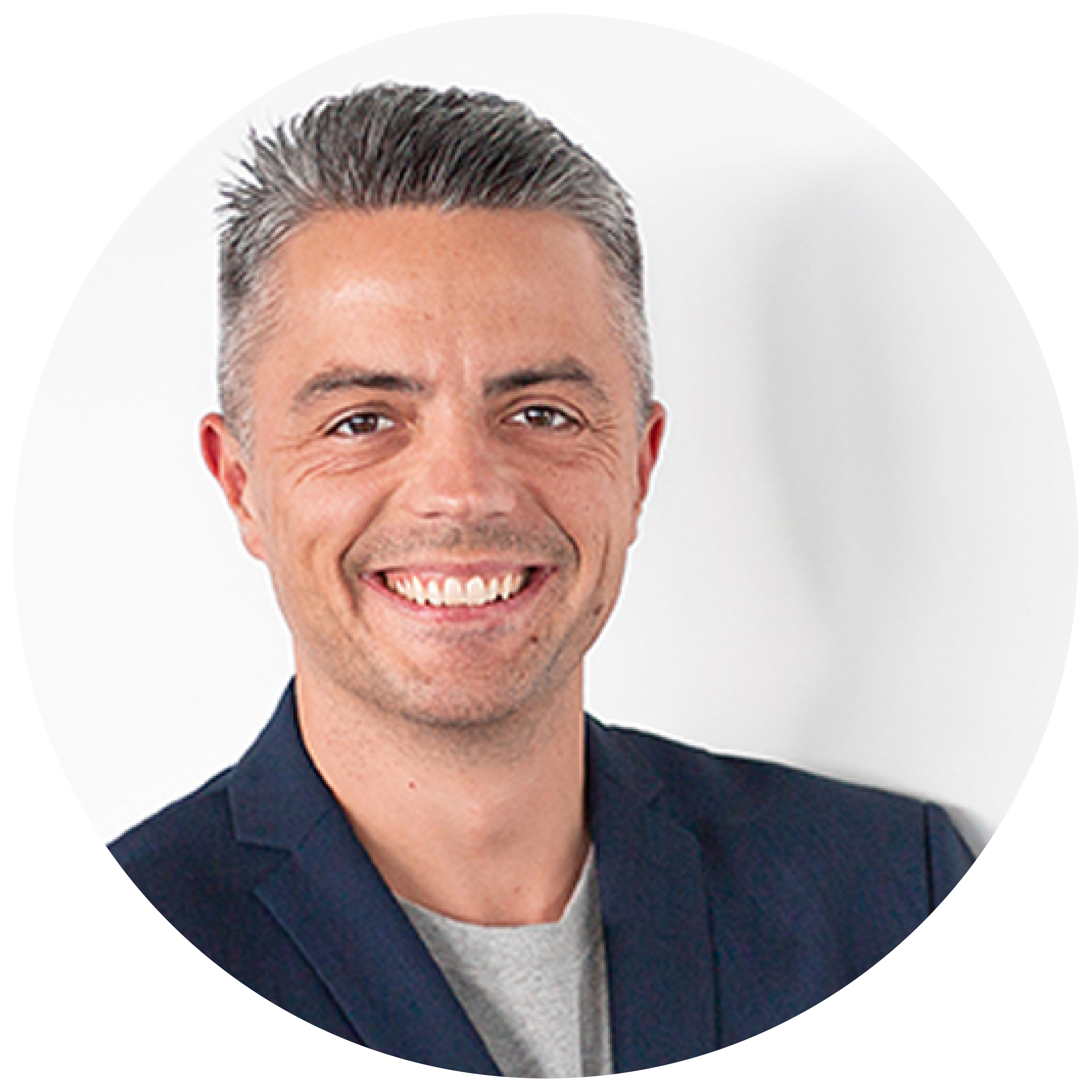 Thomas Schatton ist der Gründer von savvytec.